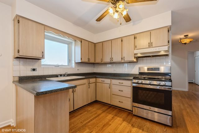 3552 N Oleander Avenue 205, Chicago, IL 60634