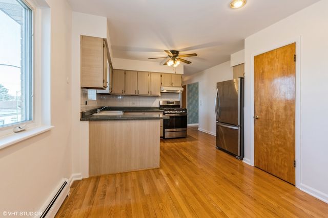 3552 N Oleander Avenue 205, Chicago, IL 60634