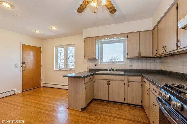 3552 N Oleander Avenue 205, Chicago, IL 60634