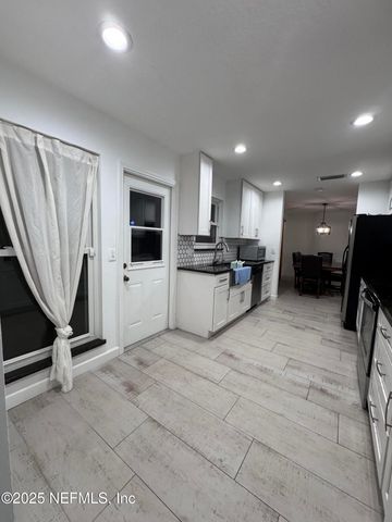 7335 FLORAL RIDGE Drive, Jacksonville, FL 32277