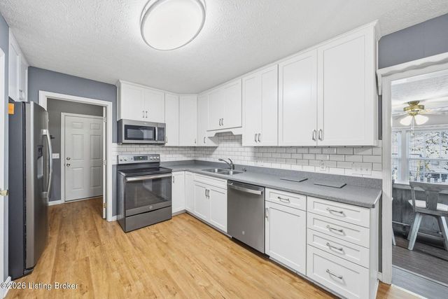 10514 Grecian Rd, Louisville, KY 40272