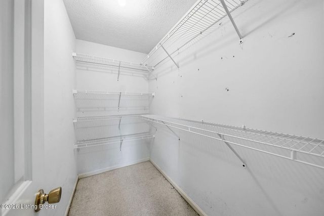 10514 Grecian Rd, Louisville, KY 40272