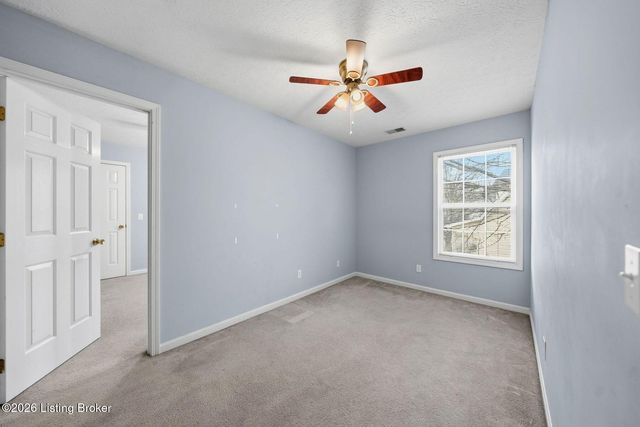 10514 Grecian Rd, Louisville, KY 40272