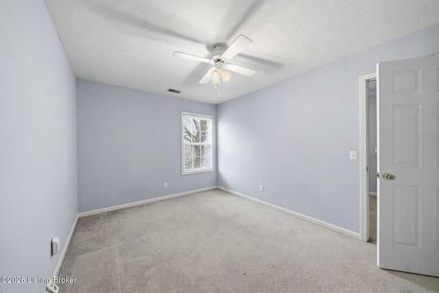 10514 Grecian Rd, Louisville, KY 40272