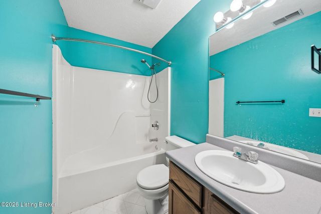 10514 Grecian Rd, Louisville, KY 40272