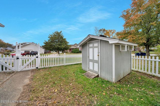 10514 Grecian Rd, Louisville, KY 40272