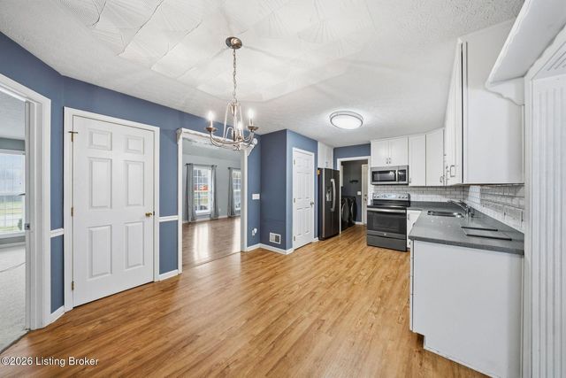 10514 Grecian Rd, Louisville, KY 40272