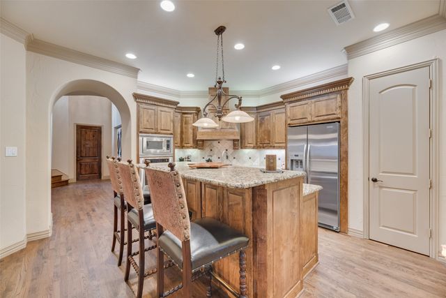 2108 S Hill Drive, Irving, TX 75038