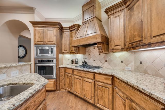 2108 S Hill Drive, Irving, TX 75038