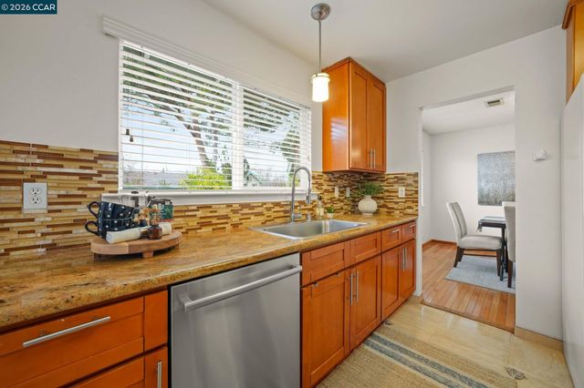 1833 Helena Dr, Concord, CA 94521