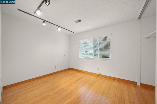 1833 Helena Dr, Concord, CA 94521