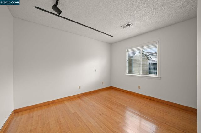 1833 Helena Dr, Concord, CA 94521