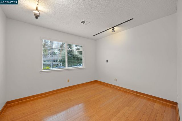 1833 Helena Dr, Concord, CA 94521