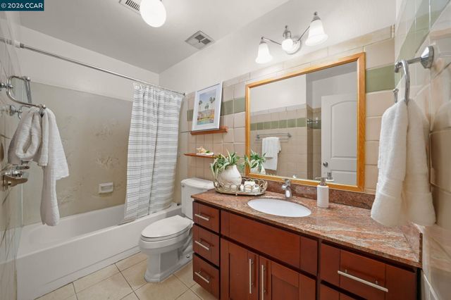 1833 Helena Dr, Concord, CA 94521