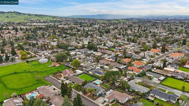 1833 Helena Dr, Concord, CA 94521