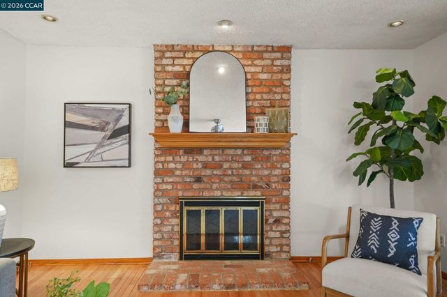 1833 Helena Dr, Concord, CA 94521