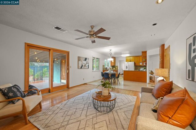 1833 Helena Dr, Concord, CA 94521