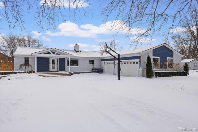 3301 Mann Road, Waterford Charter Township, MI 48346