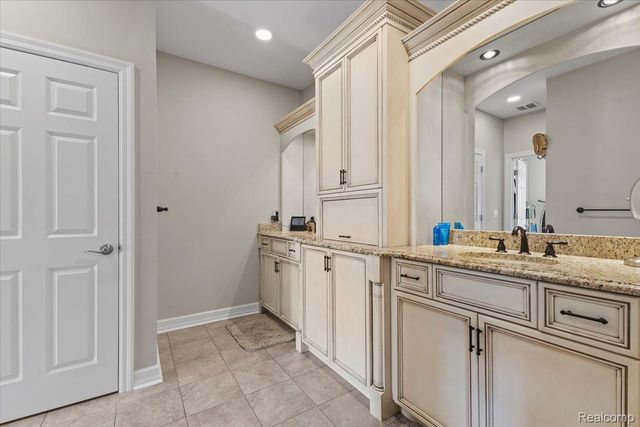 3301 Mann Road, Waterford Charter Township, MI 48346