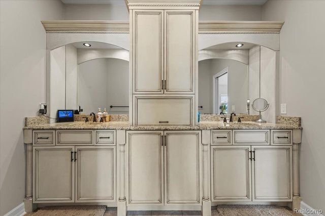 3301 Mann Road, Waterford Charter Township, MI 48346