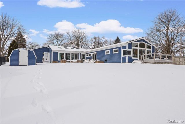 3301 Mann Road, Waterford Charter Township, MI 48346