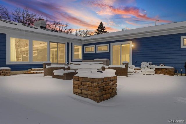 3301 Mann Road, Waterford Charter Township, MI 48346