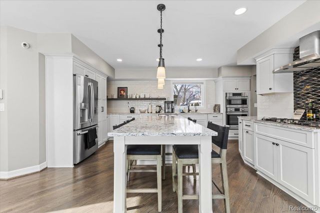 3301 Mann Road, Waterford Charter Township, MI 48346