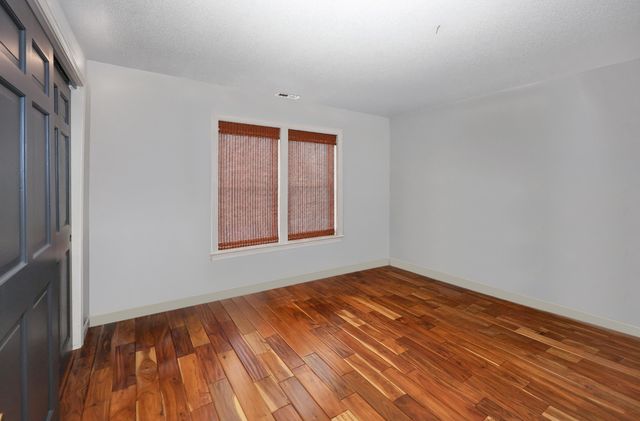 20 Christmas Tree Circle, Bedford, NH 03110