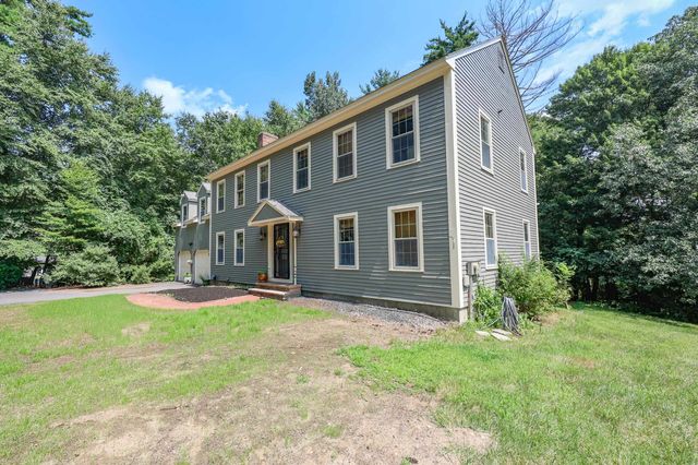 20 Christmas Tree Circle, Bedford, NH 03110