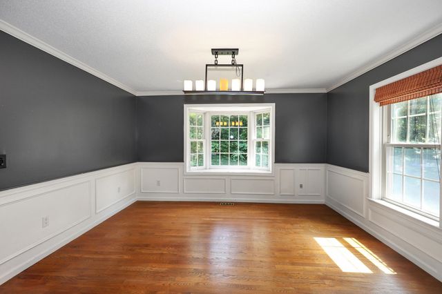 20 Christmas Tree Circle, Bedford, NH 03110