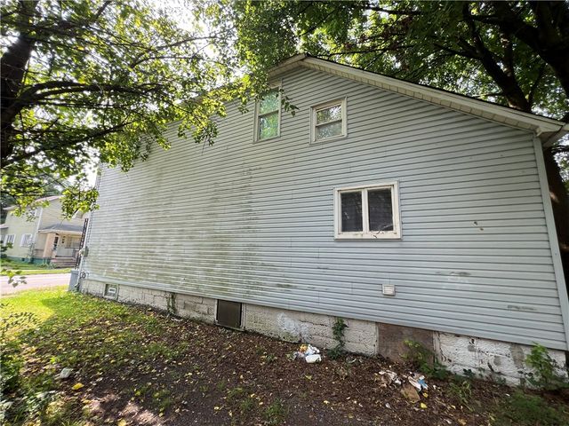 1112 Pollock Ave, New Castle, PA 16101