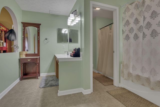 87 Knights Bridge Drive W, Pickerington, OH 43147