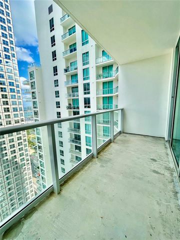 300 S Biscayne Blvd T-3403, Miami, FL 33131