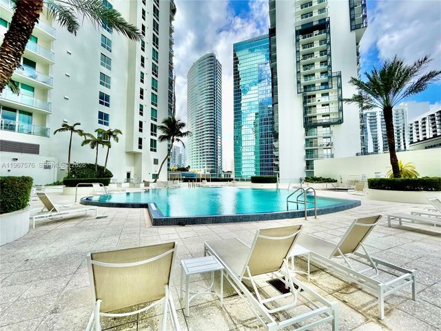 300 S Biscayne Blvd T-3403, Miami, FL 33131