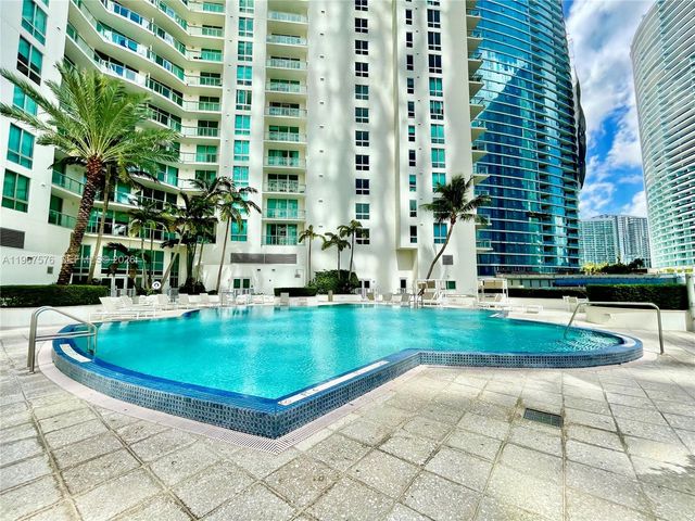 300 S Biscayne Blvd T-3403, Miami, FL 33131