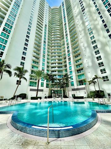 300 S Biscayne Blvd T-3403, Miami, FL 33131