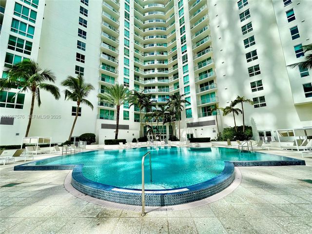 300 S Biscayne Blvd T-3403, Miami, FL 33131