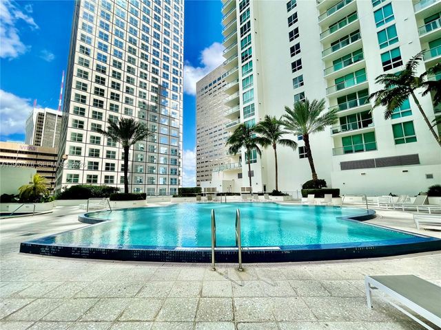 300 S Biscayne Blvd T-3403, Miami, FL 33131