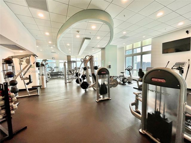 300 S Biscayne Blvd T-3403, Miami, FL 33131