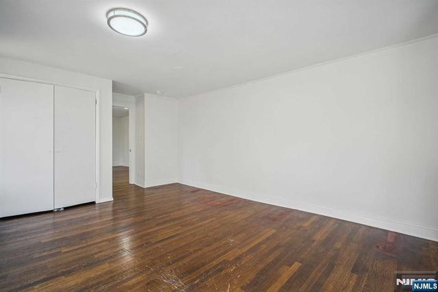 137 Closter Dock Road 2, Closter, NJ 07624