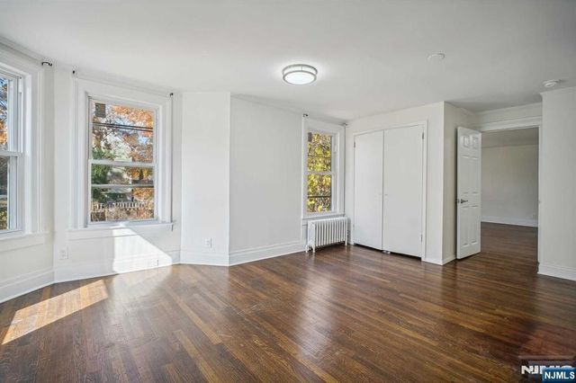 137 Closter Dock Road 2, Closter, NJ 07624