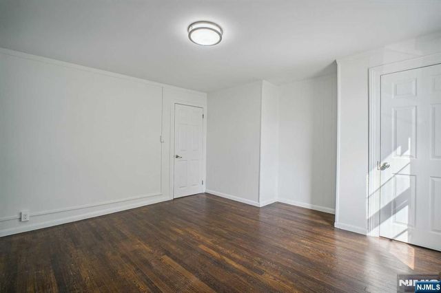 137 Closter Dock Road 2, Closter, NJ 07624