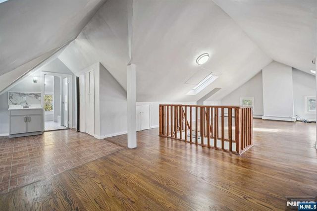 137 Closter Dock Road 2, Closter, NJ 07624
