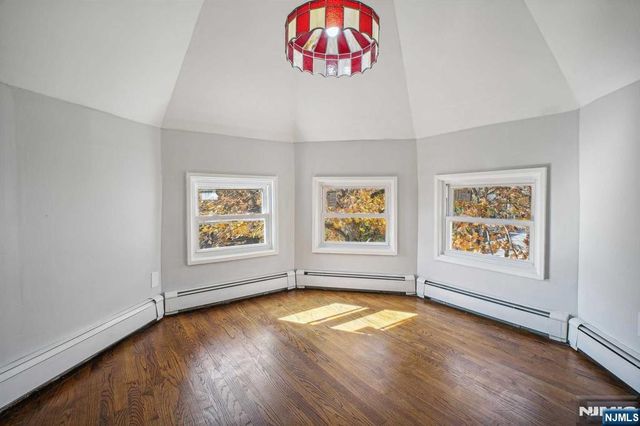 137 Closter Dock Road 2, Closter, NJ 07624