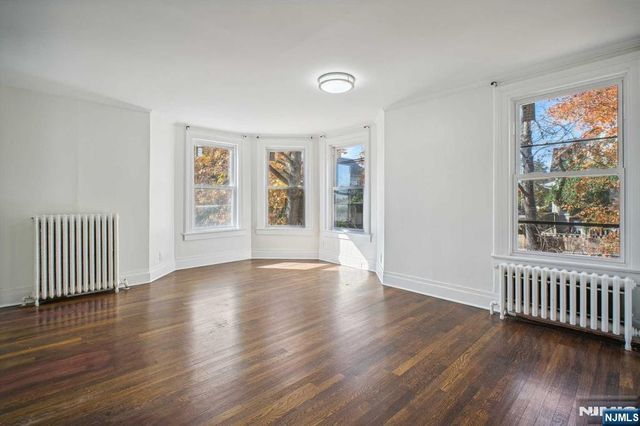 137 Closter Dock Road 2, Closter, NJ 07624