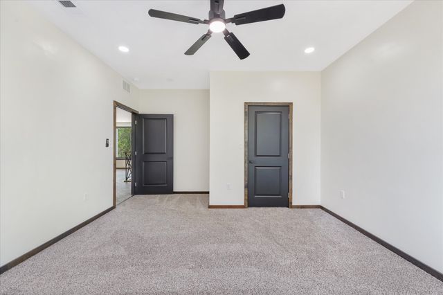 6027 Verde Way, Dallas, TX 75211