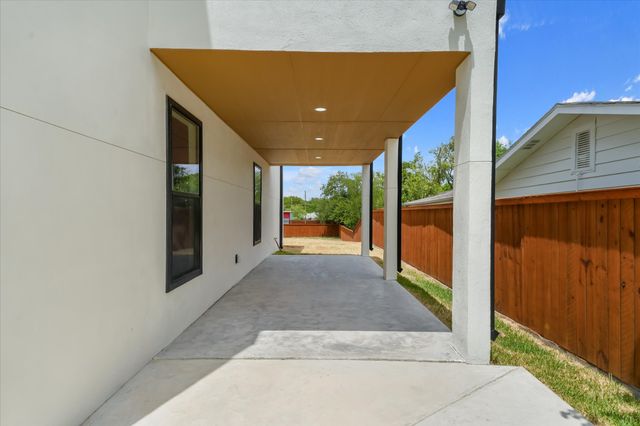 6027 Verde Way, Dallas, TX 75211