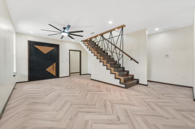 6027 Verde Way, Dallas, TX 75211