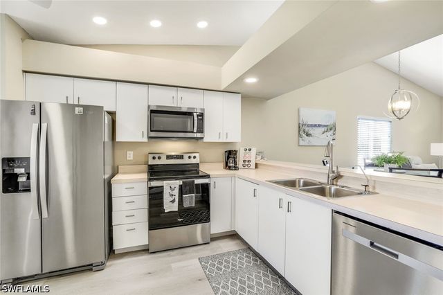 7360 Glenmoor LN 4301, Naples, FL 34104