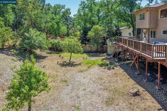 2050 Blackwood Dr, Walnut Creek, CA 94596